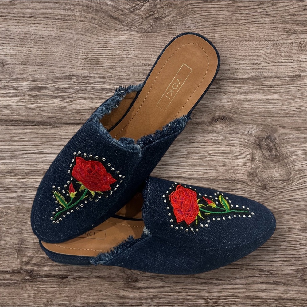 NIB Yoki denim embroidered rose slides size 7.5